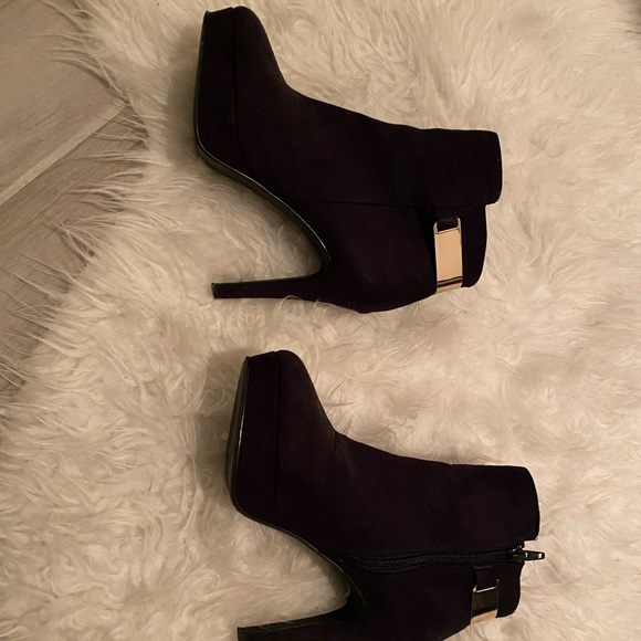 Platform Bootie - Black and Gold - H&M - Size 7/8 - Picture 5 of 10